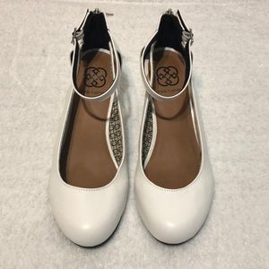 White Wedged Daisy Fuentes Heels